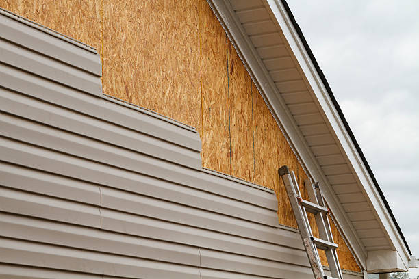 Professional Siding Contractor technician working in Marysville, OH